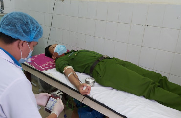 Đoàn viên, Công an huyện Hương Sơn kịp thời hiến máu cứu người